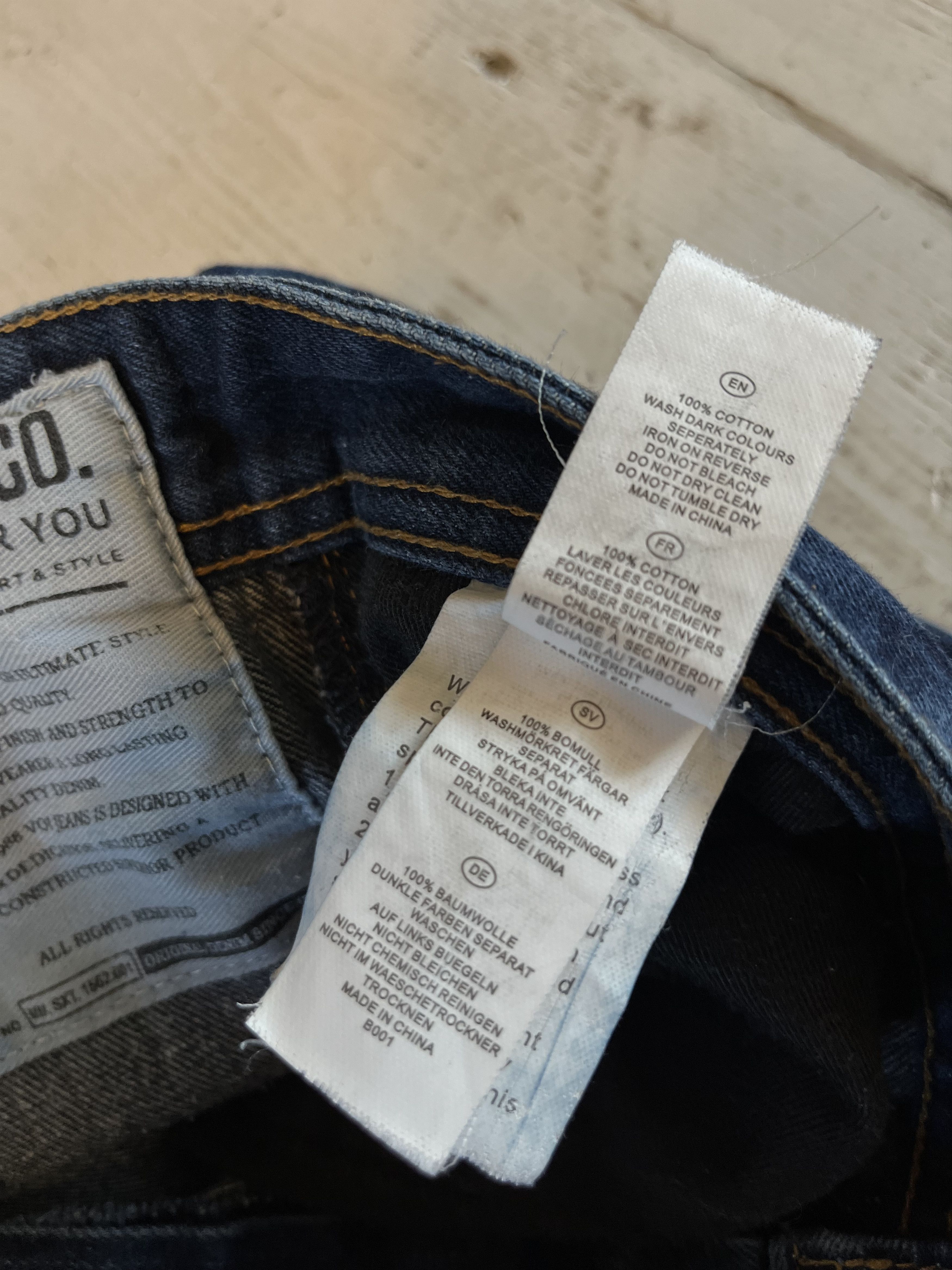 Voi Jeans Vintage VOl Jeans Distressed flared denim ed hardy style Size US 36 / EU 52 - 10 Thumbnail
