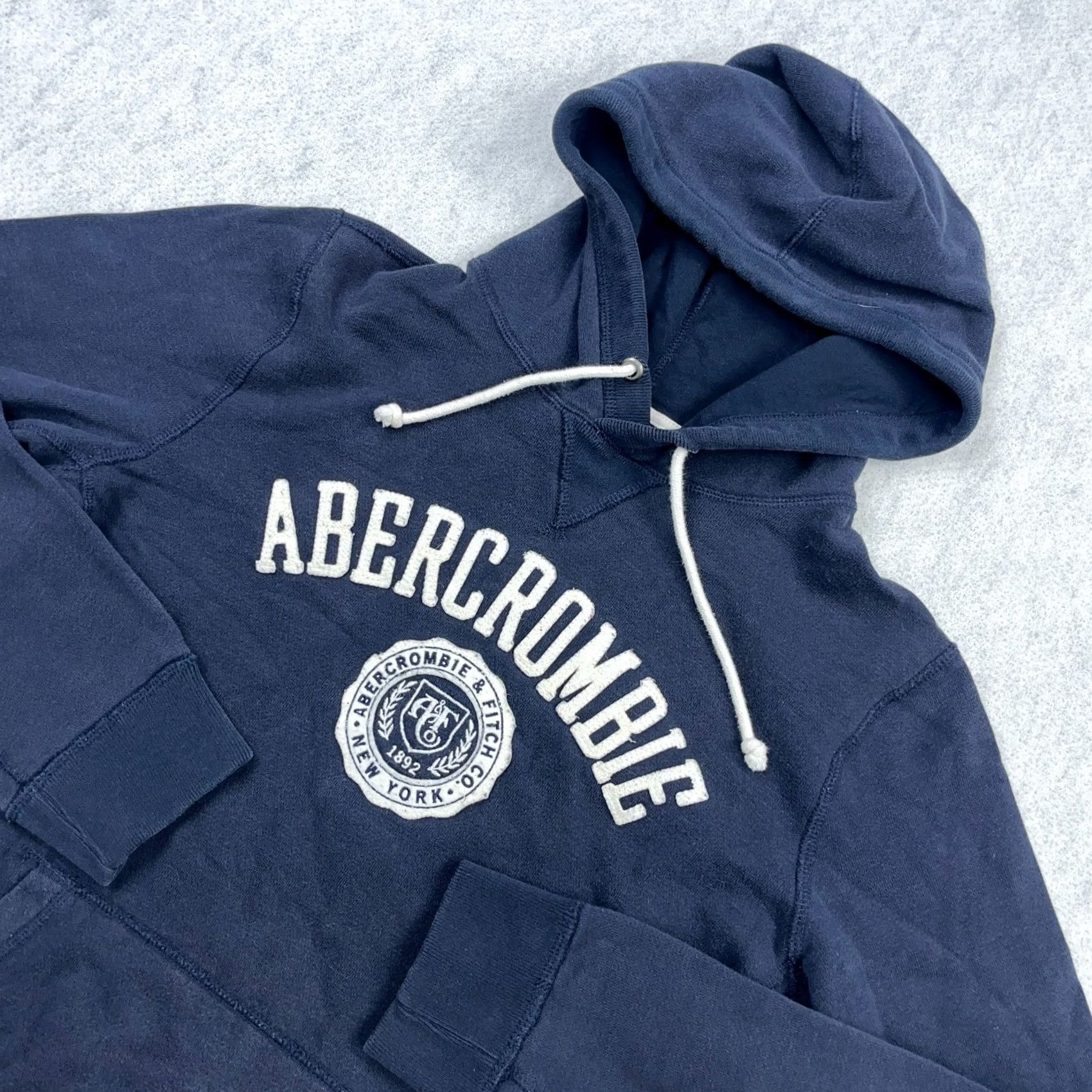 Abercrombie & Fitch VINTAGE Abercrombie & Fitch Hoodie Men M Blue Sweatshirt Faded Crest Logo Embroidered Graphic Print All Seasons Hooded Rich Weight Size US M / EU 48-50 / 2 - 2 Thumbnail