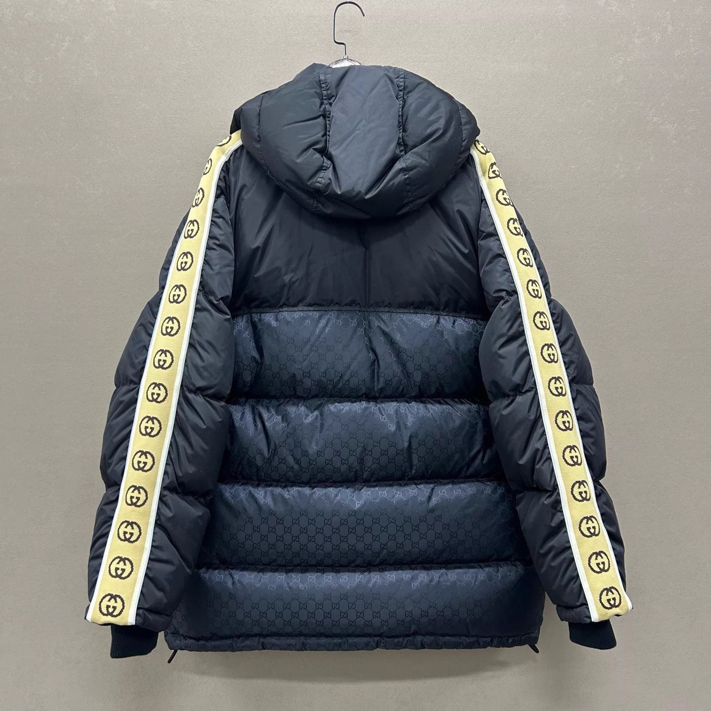 Gucci Gucci New w/ tags black logo print down jacket 54 Size US L / EU 52-54 / 3 - 2 Thumbnail