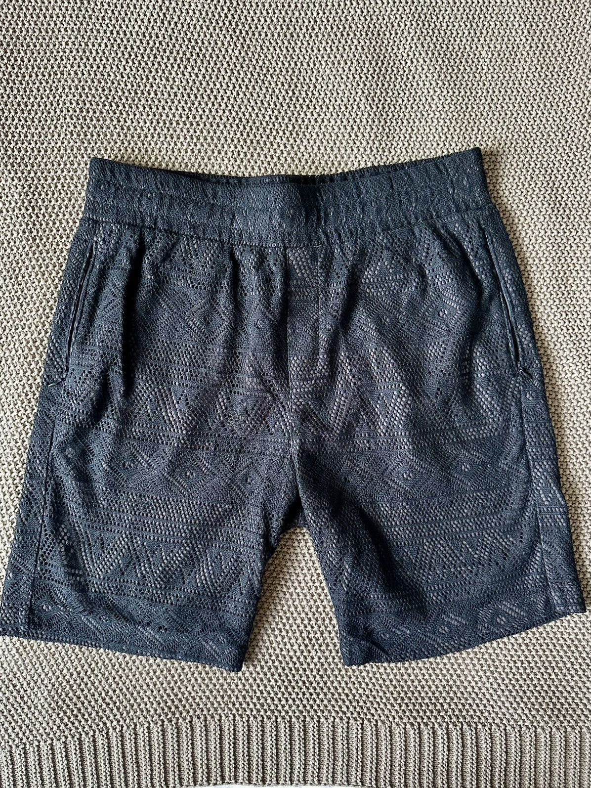 Maniere De Vior Black Lace Knitted Shorts Size US 32 / EU 48 - 1 Thumbnail