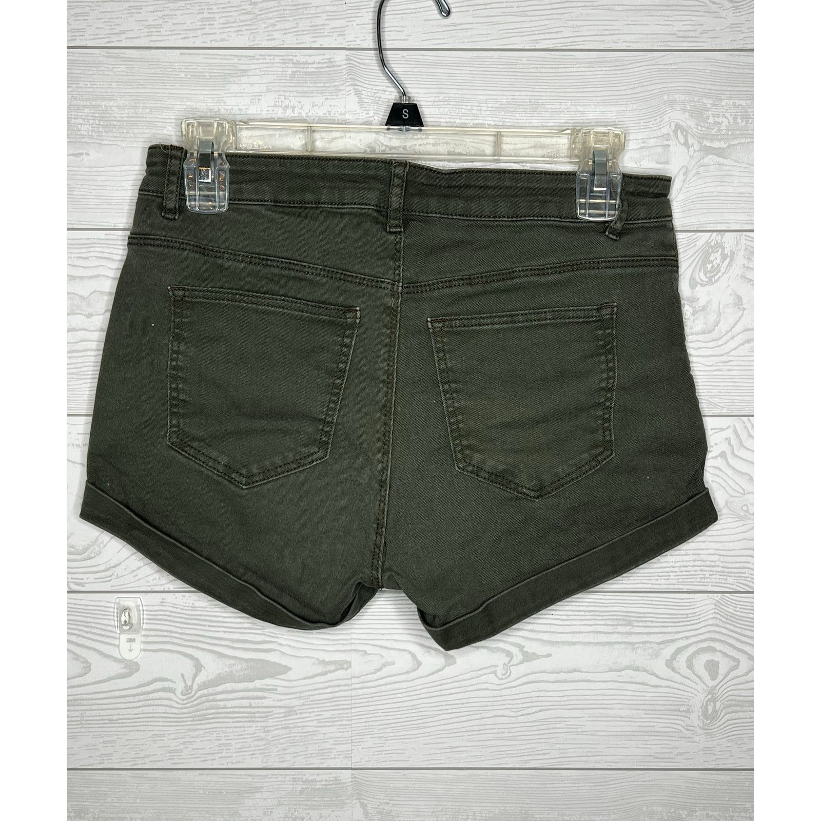 H&M H & M olive green rolled cuff shorts midise Size 6 Size 28" / US 6 / IT 42 - 2 Thumbnail
