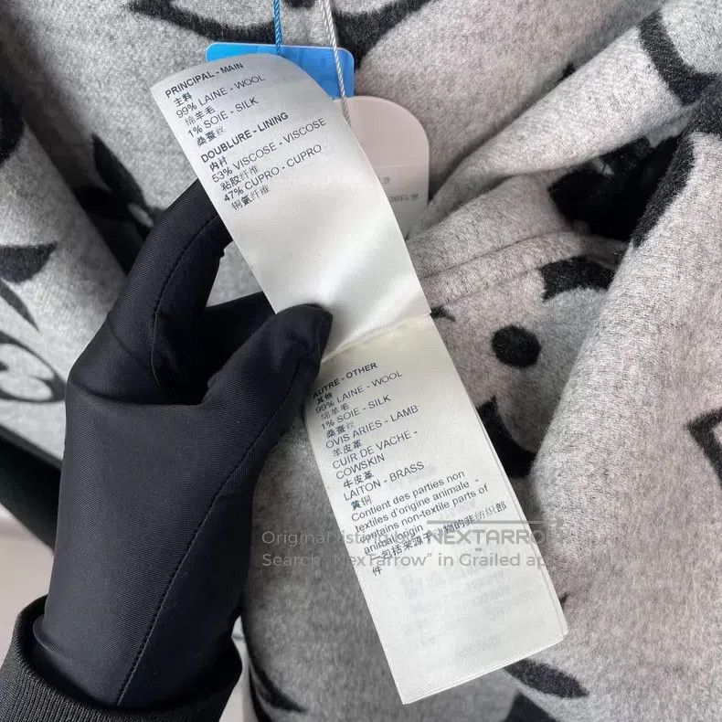Louis Vuitton Louis Vuitton Long black bathrobe coat with full print and Size XXS / US 00 / IT 34 - 9 Thumbnail