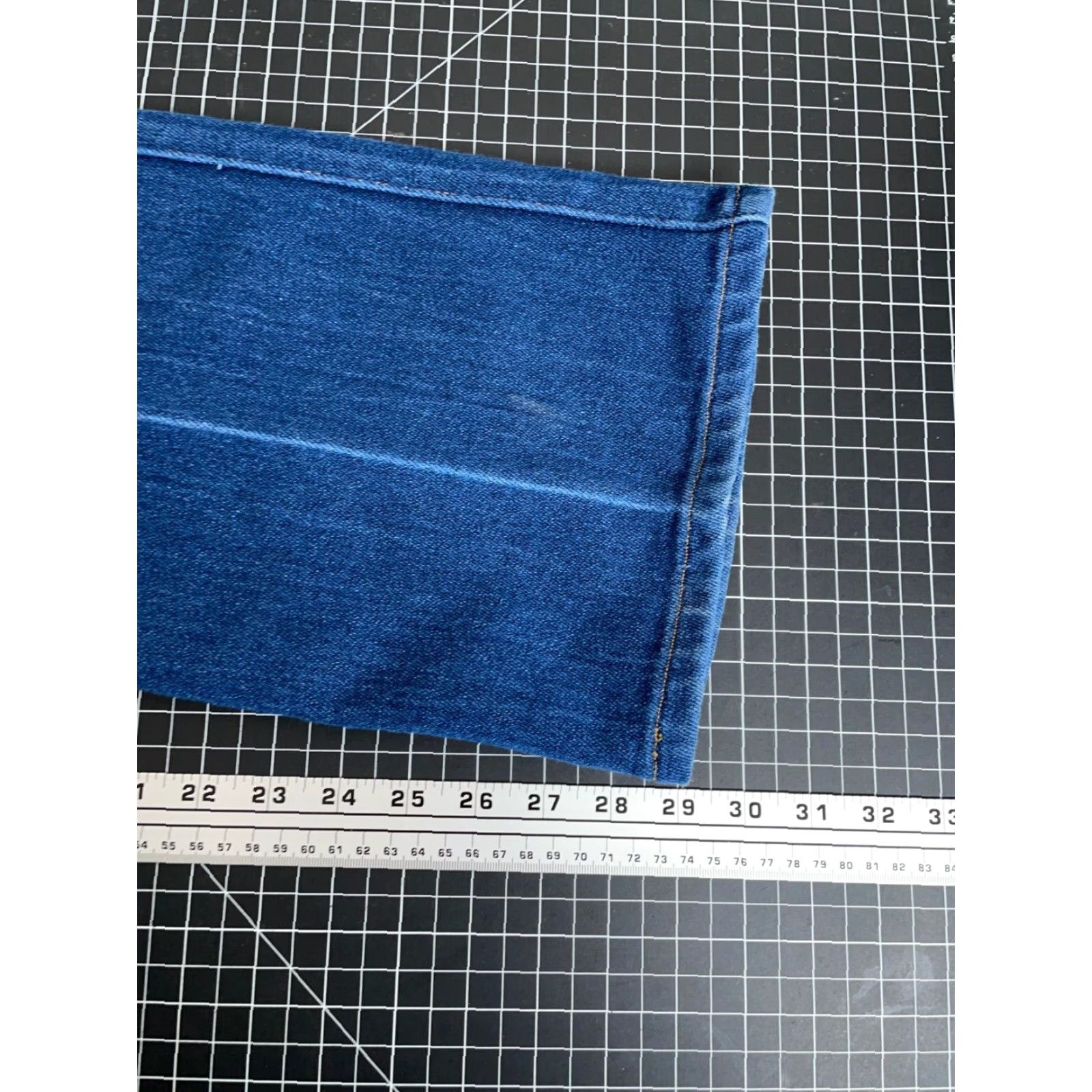 Levi's VTG Yes Levi's 517 Bootcut Jeans 38 x 29 40 x 32 Tag Blue Black Tab Denim Dark Cotton Cotton Blend Zip 5-Pocket Design Inseam 29 in Cream? (No) Size US 38 / EU 54 - 7 Thumbnail