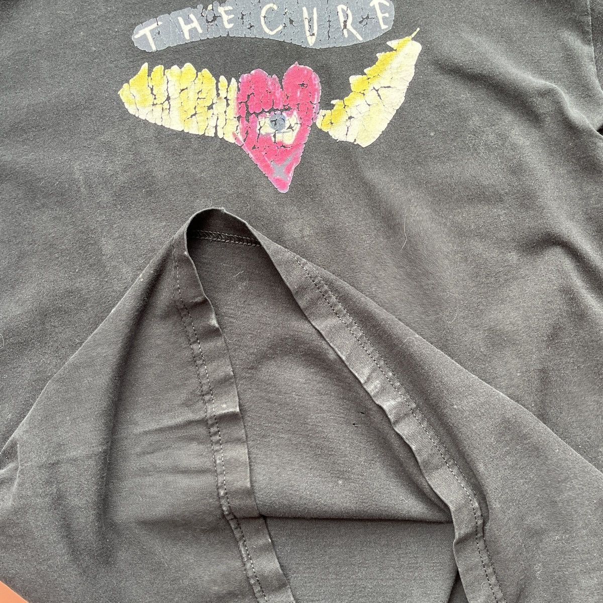 The Cure VINTAGE Y2K ROCK BAND THE CURE FADED PRINTED TSHIRT Size US L / EU 52-54 / 3 - 18 Thumbnail