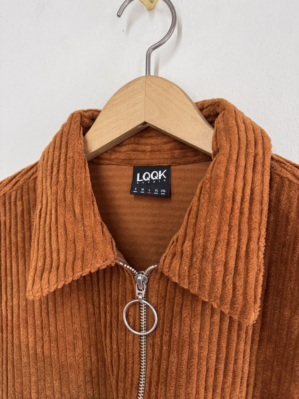 LQQK Studio LQQK Studio Wide Wale Corduroy Zip Shirt Jacket L Rust Size US L / EU 52-54 / 3 - 4 Thumbnail