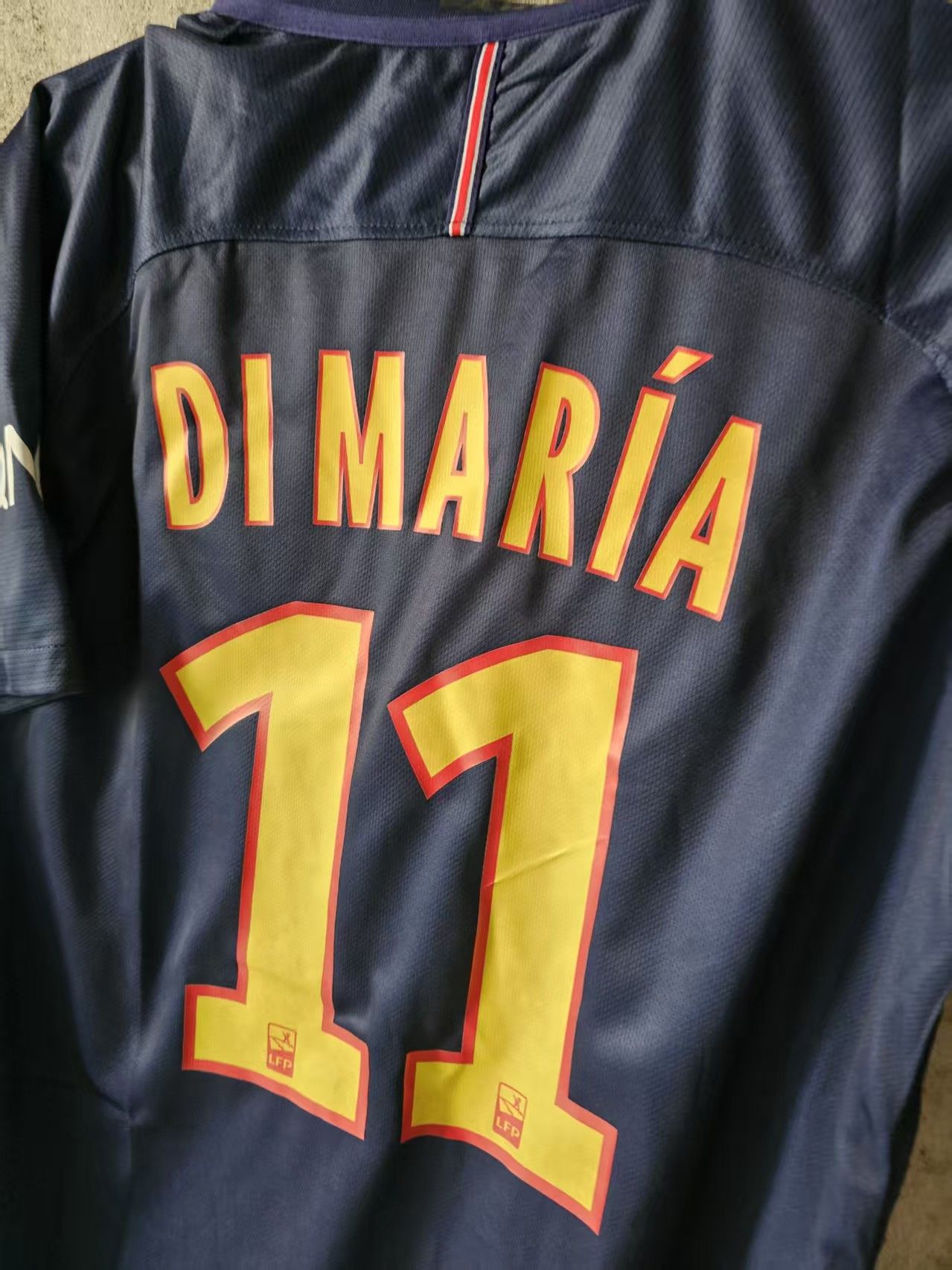 Nike PSG 11 Ángel Di María Jersey Size US L / EU 52-54 / 3 - 4 Thumbnail
