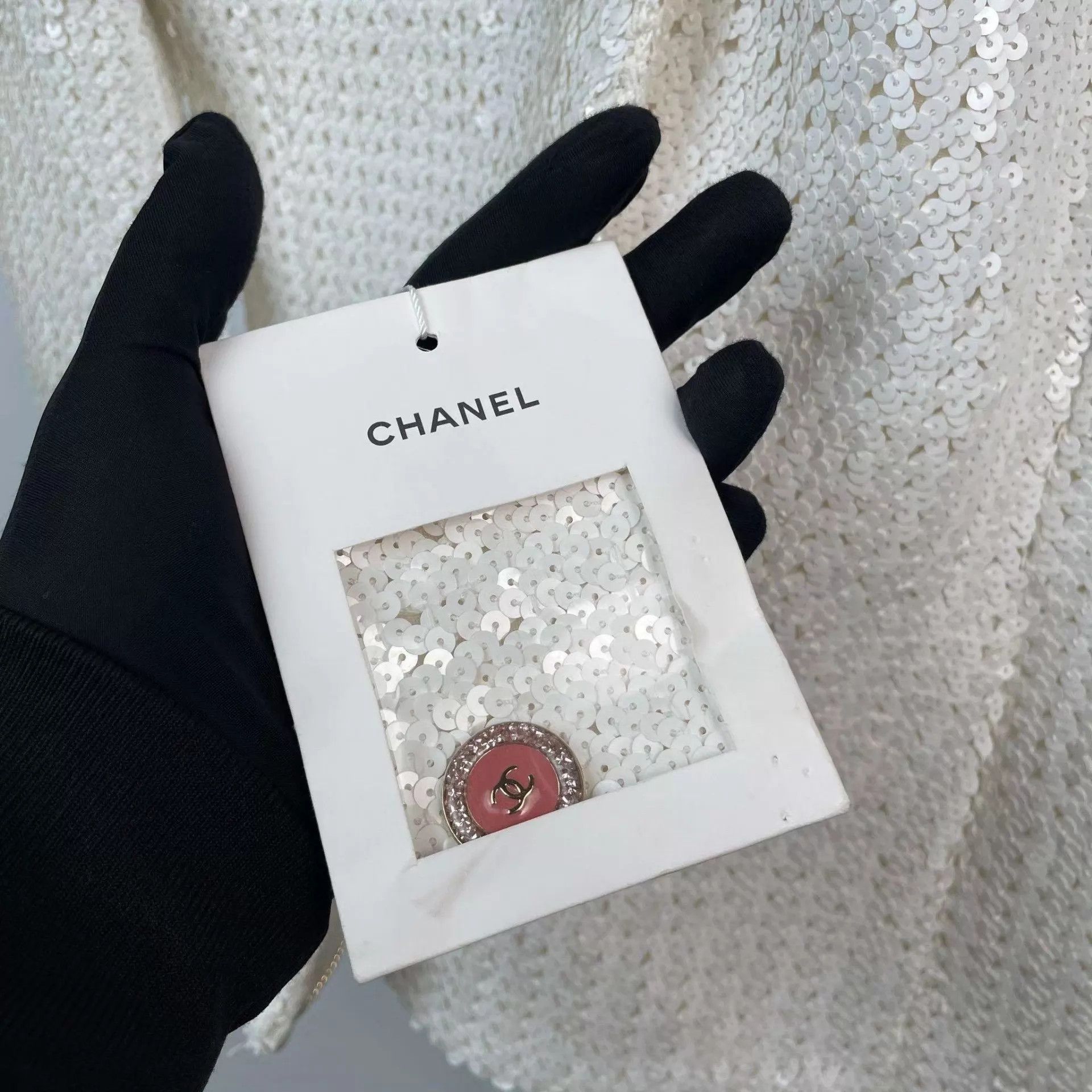 Chanel Chanel New Sequin Padded White Jacket 36 Size XS / US 0-2 / IT 36-38 - 3 Thumbnail
