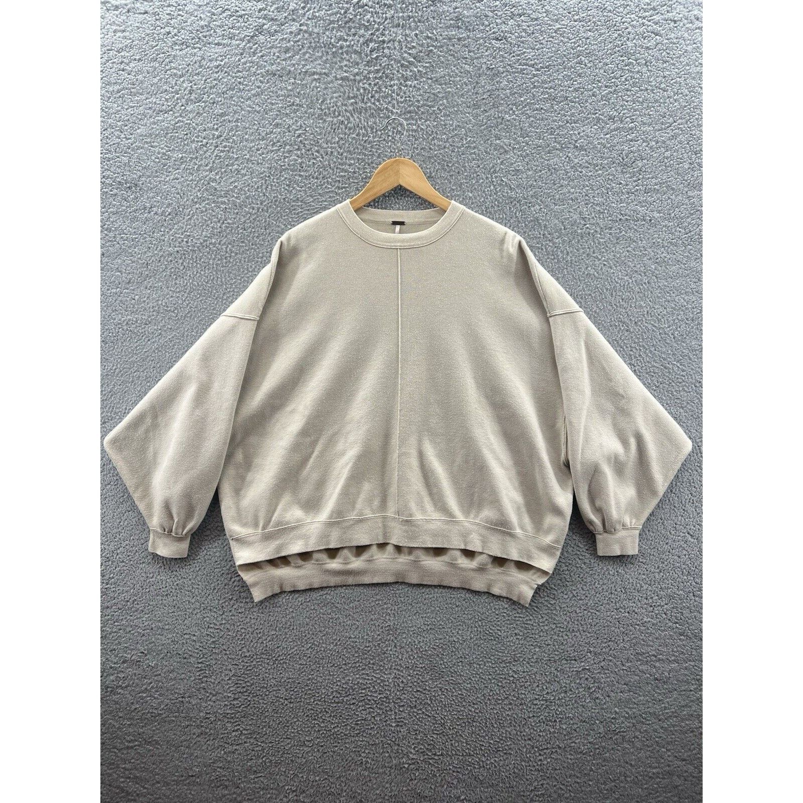 Free People Free People Sweater Slouchy Oversized Beige Balloon Sleeve Size XS / US 0-2 / IT 36-38 - 1 Thumbnail