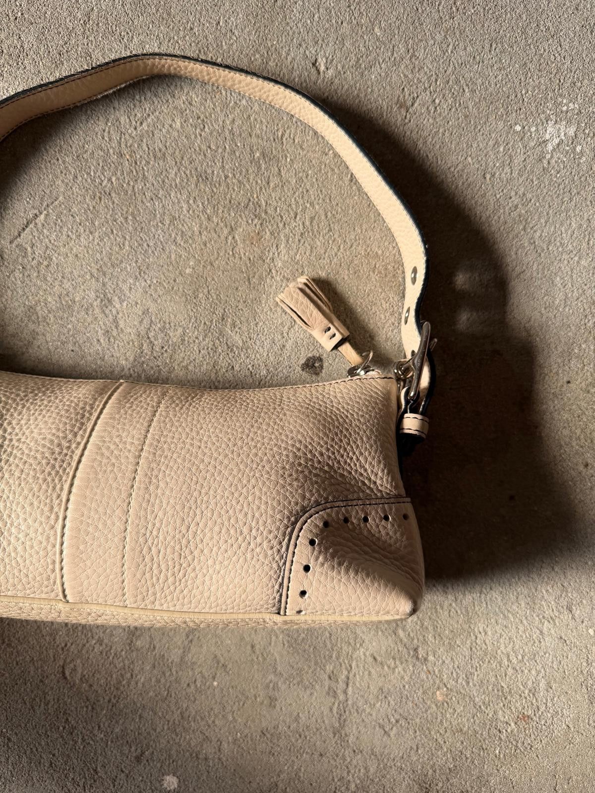 Coach Coach Signature Hampton Baguette Leather Shoulder Bag Cream Size ONE SIZE - 7 Thumbnail