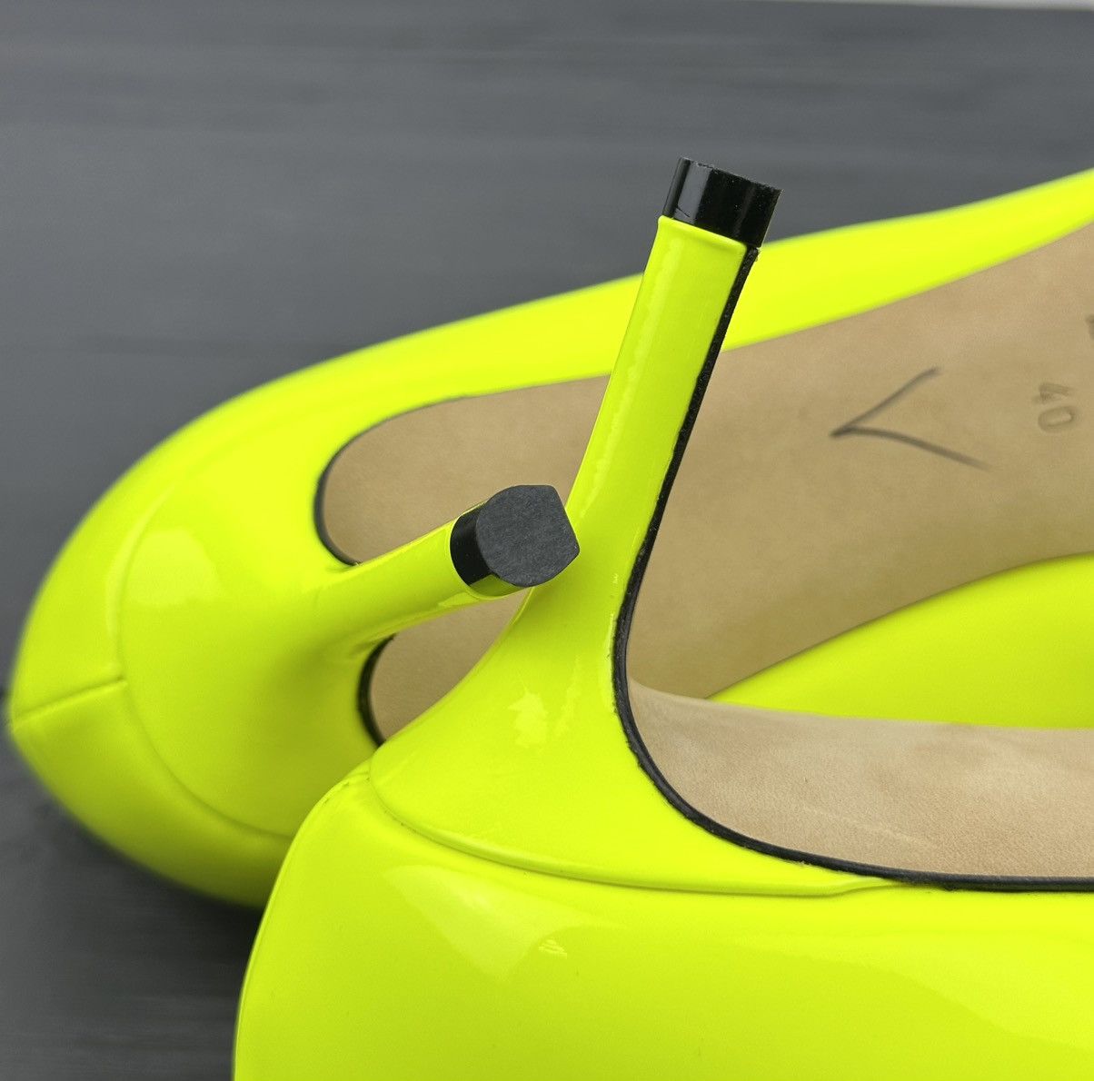 Jimmy Choo Jimmy Choo Yellow Patent Leather Pointed Toe Pumps Heels Size US 10 / IT 40 - 13 Thumbnail