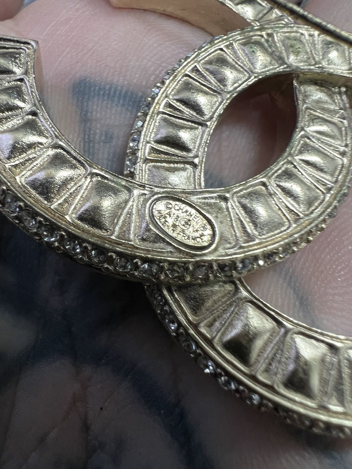 Chanel × Vintage Chanel Gold CC Round Crystal Brooch Size ONE SIZE - 5 Thumbnail