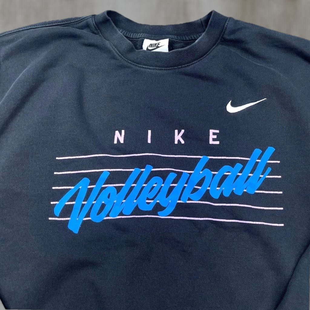Nike Nike Sweatshirt Women M Black Crew Neck Pullover Graphic Print All Seasons Logo Nike Sportswear Vintage No Size M / US 6-8 / IT 42-44 - 1 Thumbnail