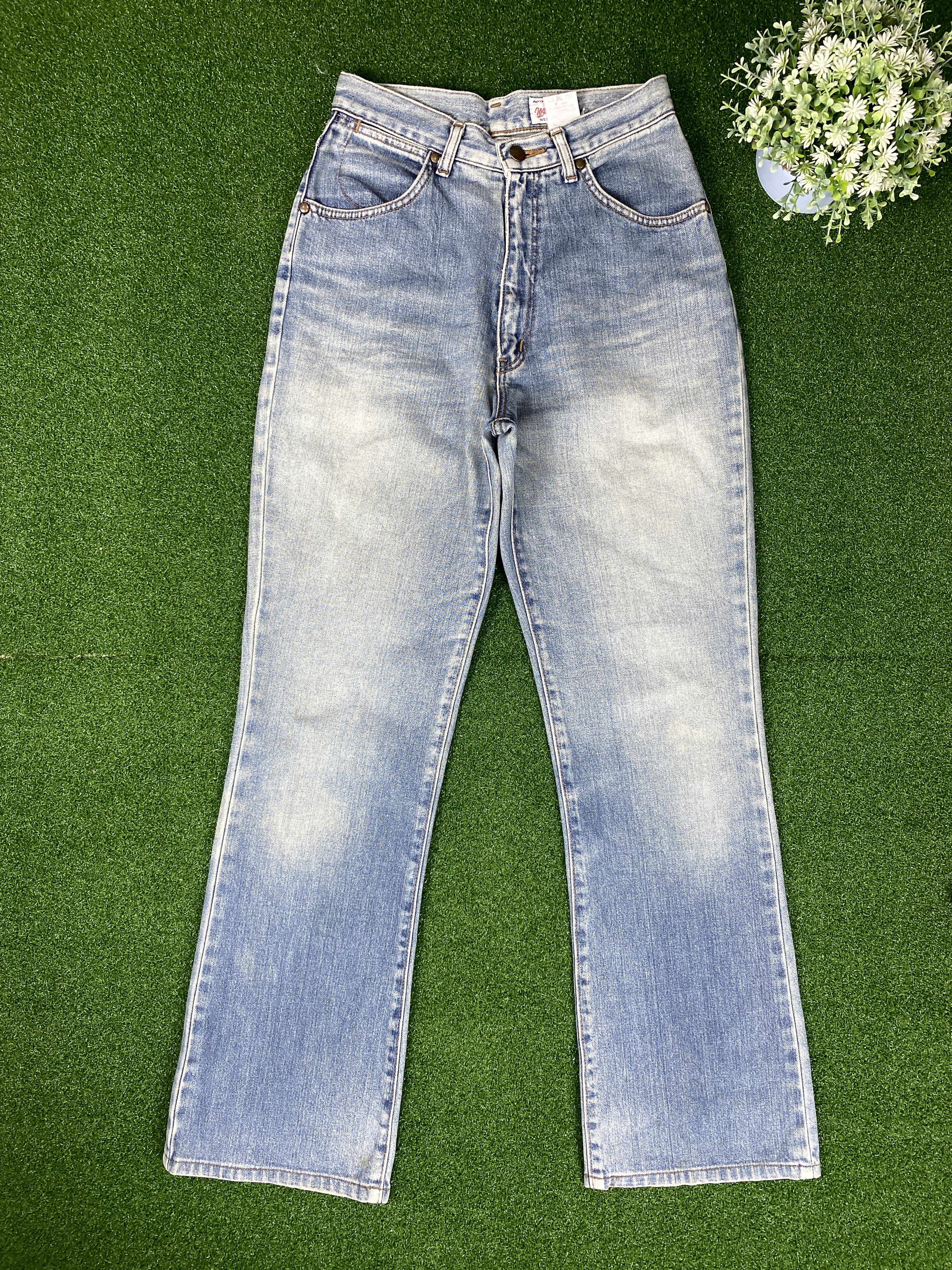 Vintage × Wrangler Vintage Wrangler Boot Cut Faded Mid Wash Jeans CP0052 Size 26" / US 2 / IT 38 - 1 Thumbnail
