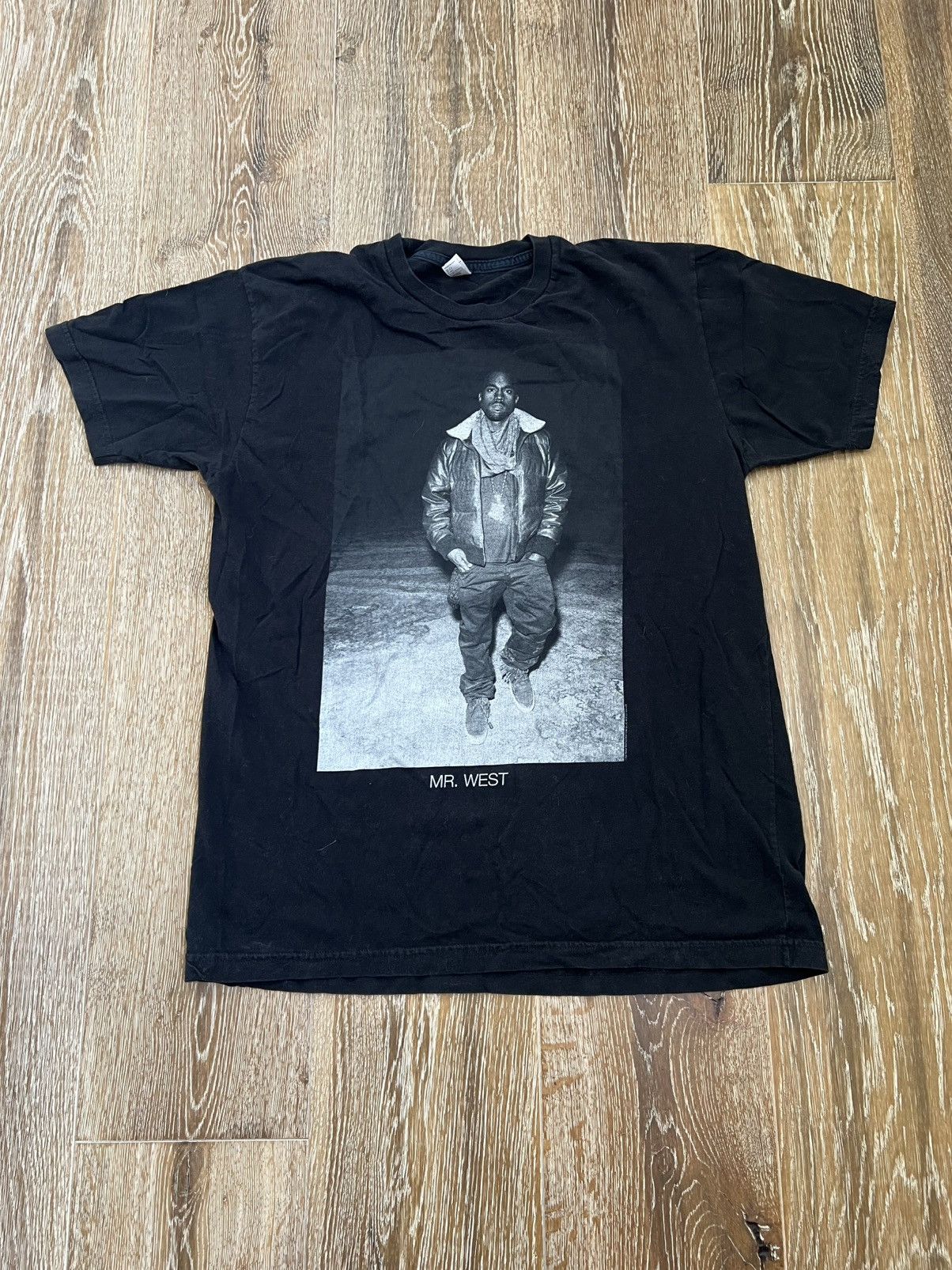 Kanye west glow in the dark tour tee