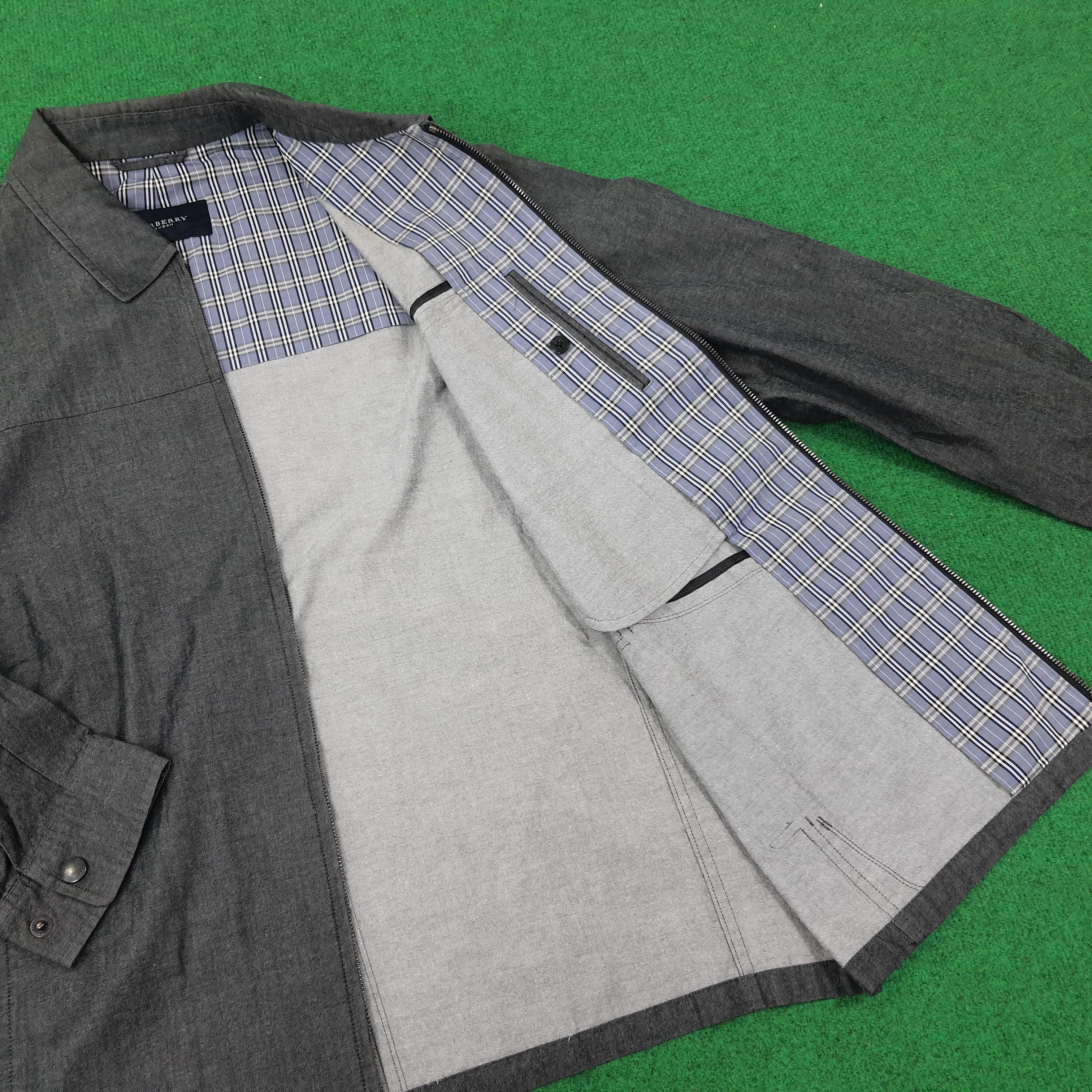 Burberry × Vintage Vintage Burberry London Designer Zipper Jacket C222N17 Size US L / EU 52-54 / 3 - 8 Thumbnail