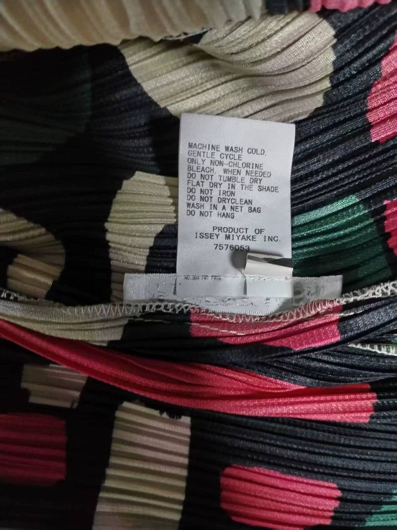 Issey Miyake Issey Miyake Graffiti pleated vest Size XXL / US 16-18 / IT 52-54 - 4 Thumbnail