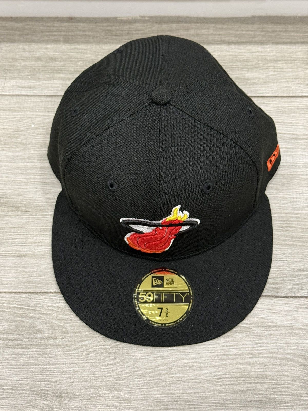 New Era Miami Heat New Era Hardwood Classic Black Fitted Sz 7 3/8 Size ONE SIZE - 6 Thumbnail