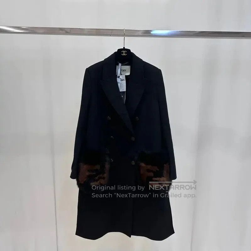 Fendi Fendi Black Women's Coat with Faux Fur Pockets . Size M / US 6-8 / IT 42-44 - 1 Thumbnail