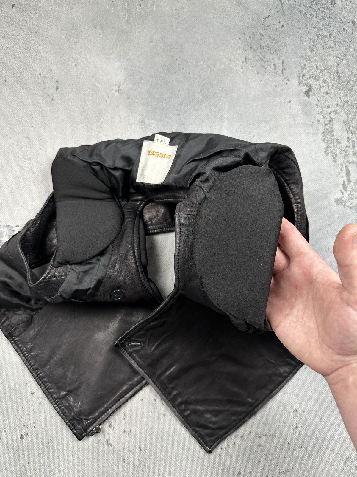 Diesel Vintage Diesel Leather Cropped Vest Black Padded Shoulders Size S / US 4 / IT 40 - 5 Thumbnail