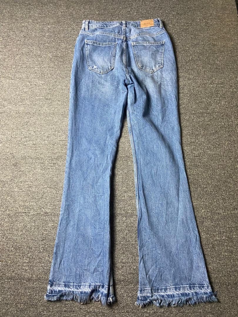 Bershka Bershka Denim Collection Flare Ripped Jeans (172) Size 28" / US 6 / IT 42 - 2 Thumbnail