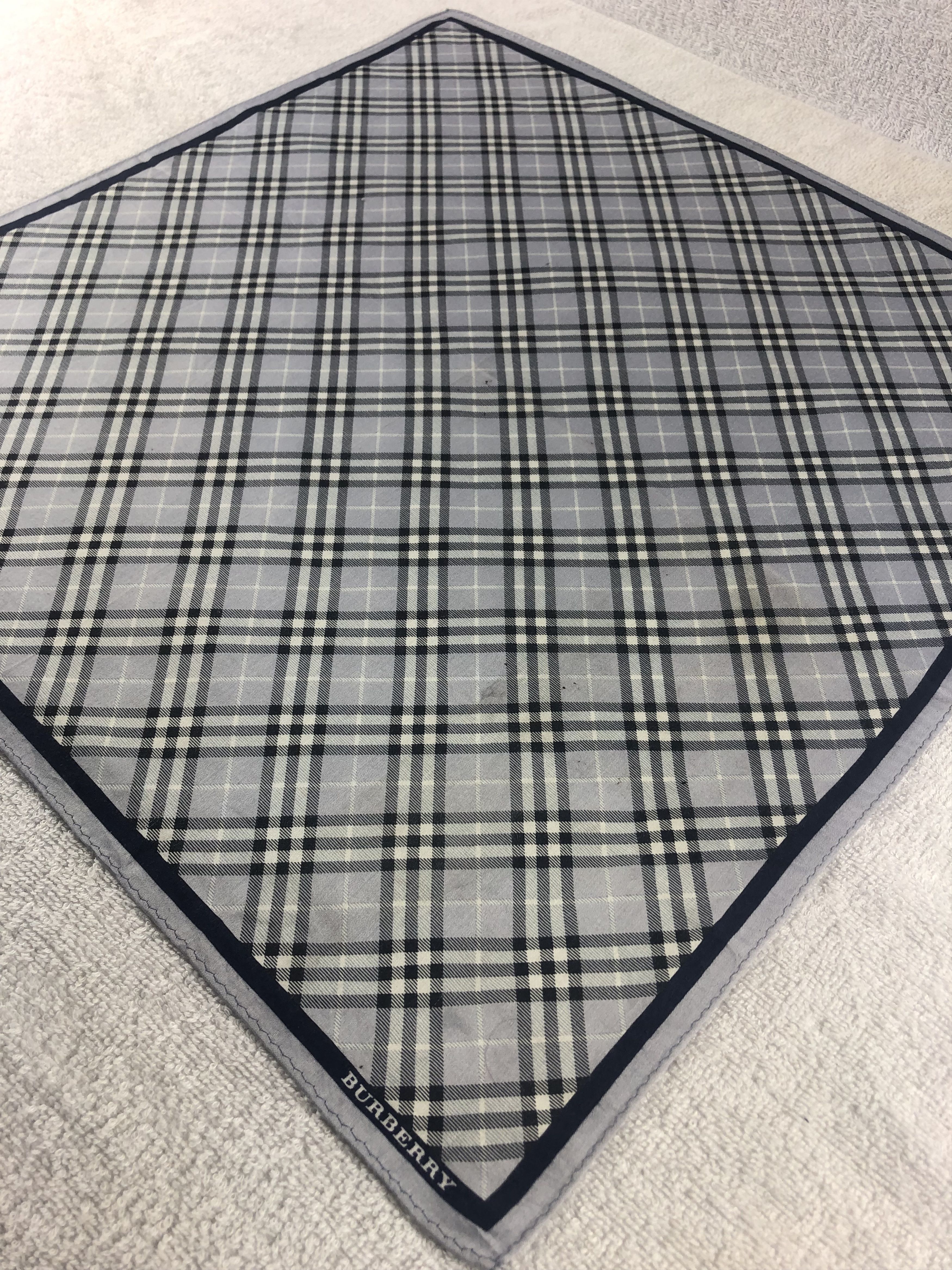 Burberry Burberry Handkerchief / Bandana / Neckerchief Size ONE SIZE - 4 Thumbnail