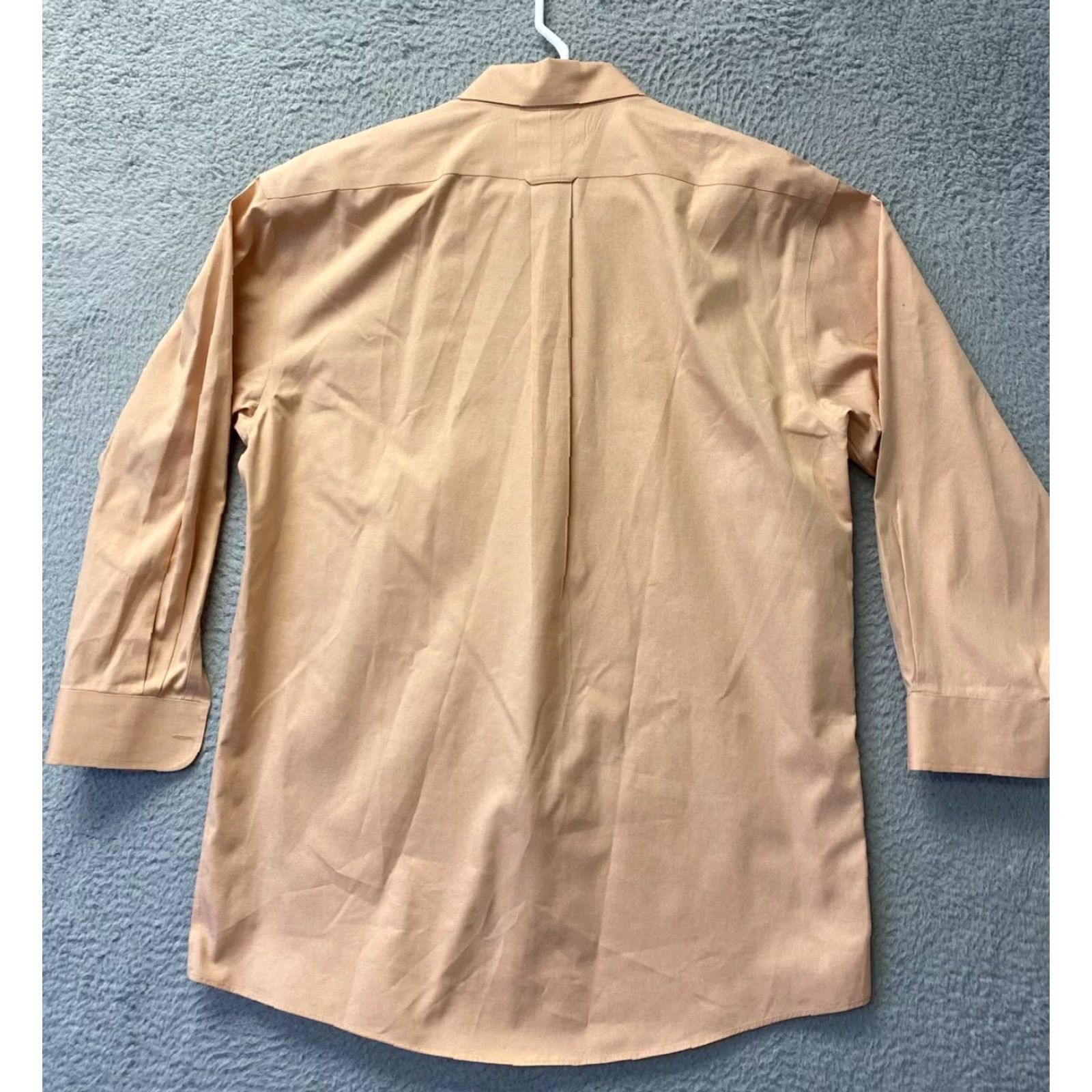 Roundtree & Yorke VINTAGE Roundtree & Yorke Gold Label Mens Dress Shirt Size 15.5-32 Peach Solid Business Casual Slim Fit Size 40R - 8 Thumbnail