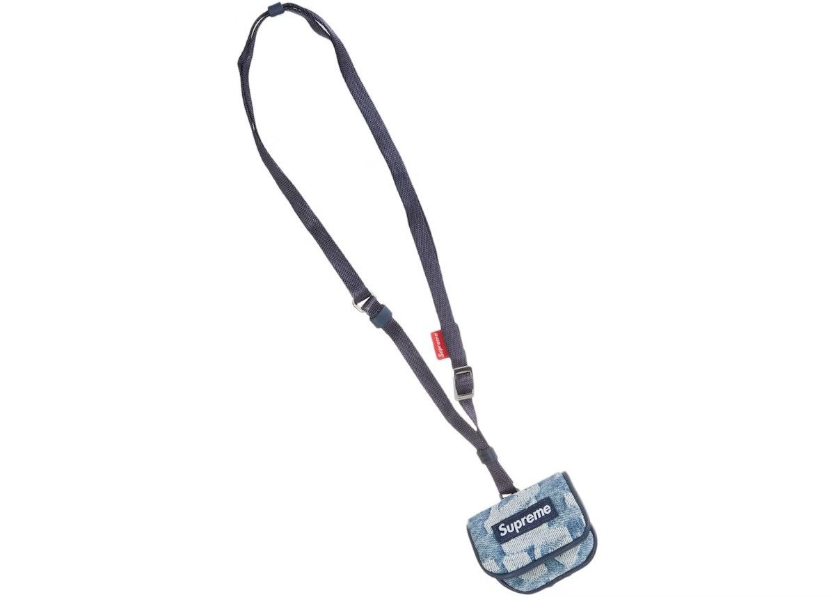 Supreme Supreme SS22 Fat Tip Jacquard Denim Airpod Pouch Blue Denim Size ONE SIZE - 2 Thumbnail
