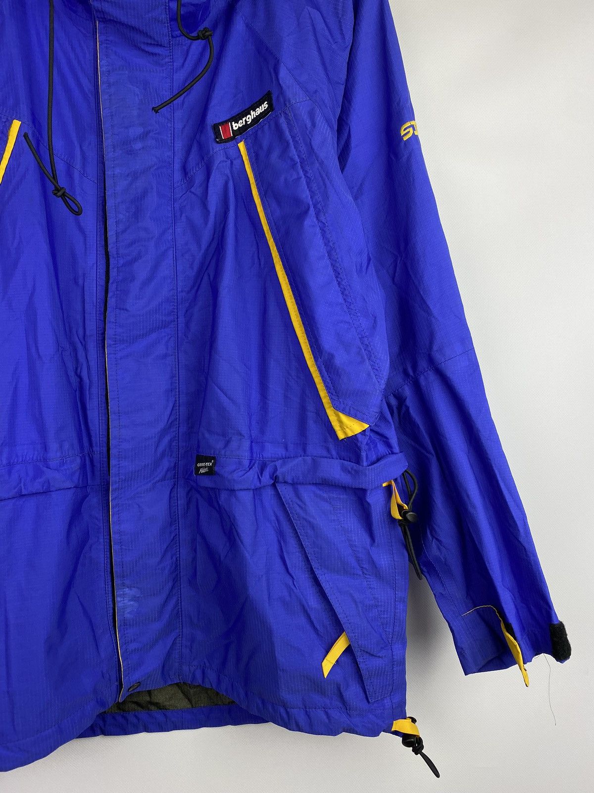 Berghaus × Vintage Berghaus vintage gore Tex thunderflash Jacket size S Size US S / EU 44-46 / 1 - 6 Thumbnail