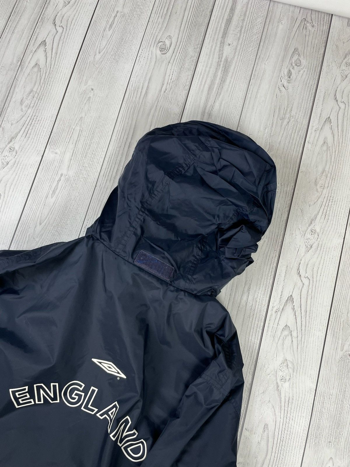 Umbro Vintage England Umbro jacket size L logo rare Size US L / EU 52-54 / 3 - 8 Thumbnail