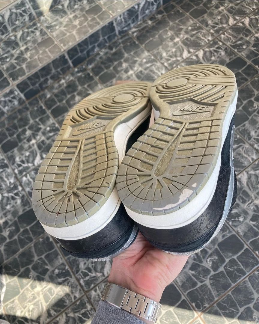 Nike SB Nike SB Dunk Low Premium Takashi 2 Size US 12 / EU 45 - 9 Thumbnail