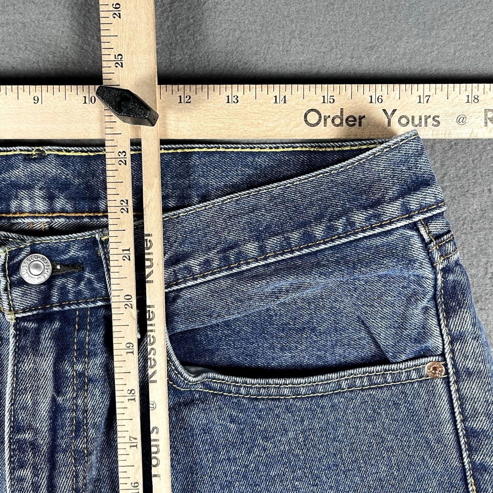 Levi's Levi's 505 Jeans Denim Blue Medium Wash 34x30 Regular Waist 34 Inseam 30 Belt Loops Zipper Button Men Size US 34 / EU 50 - 6 Thumbnail