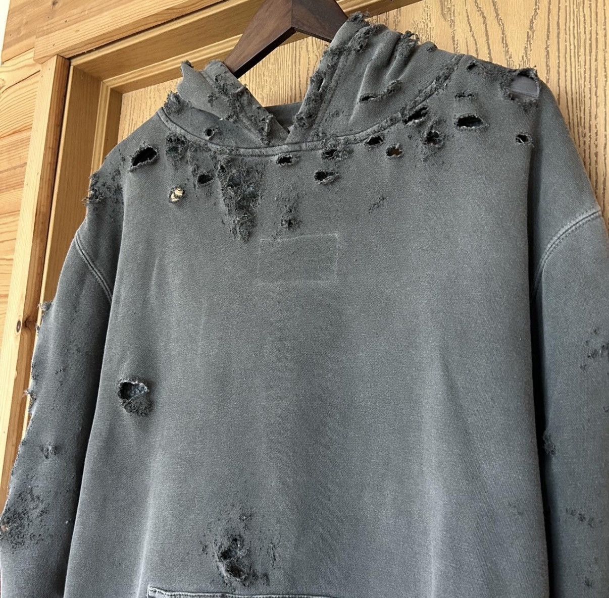 Vintage Sun-faded and Destroyed Hoodie Size US L / EU 52-54 / 3 - 2 Thumbnail
