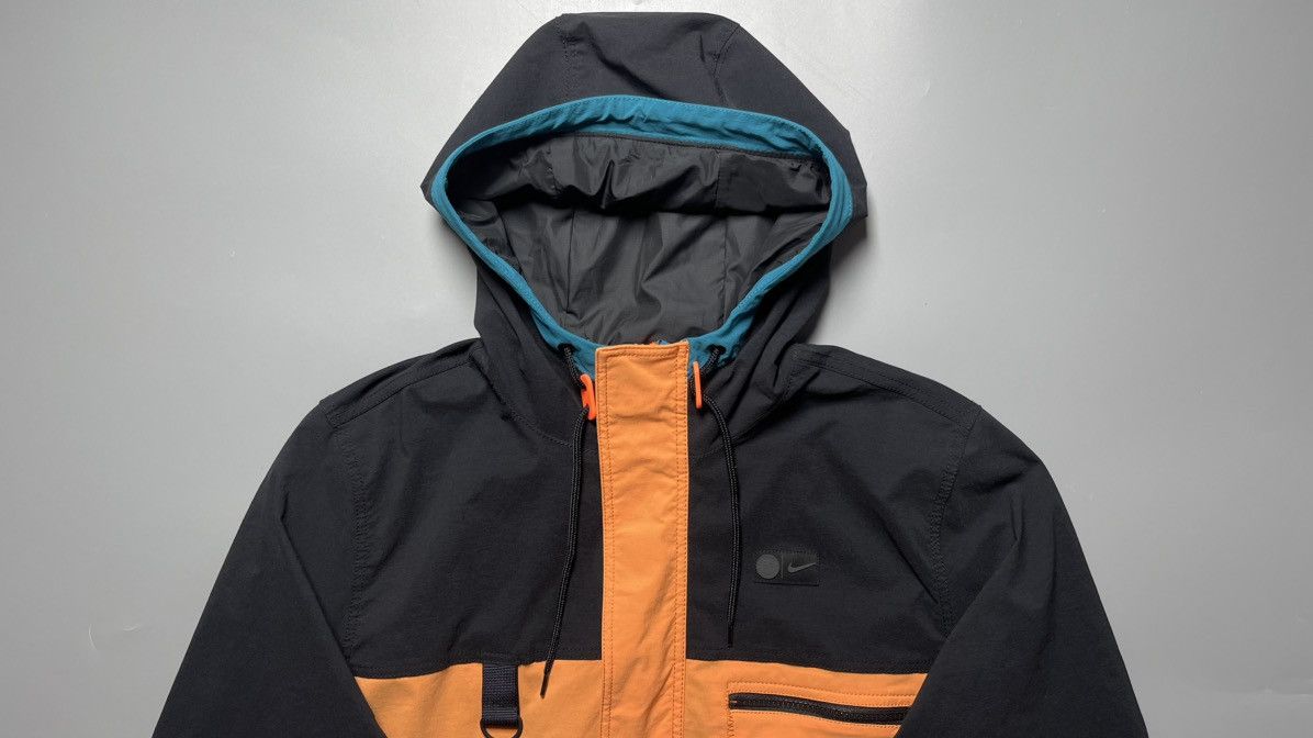 Nike CHELSEA NIKE 2021/2022 WOVEN HOODED FOOTBALL JACKET Size US L / EU 52-54 / 3 - 4 Thumbnail