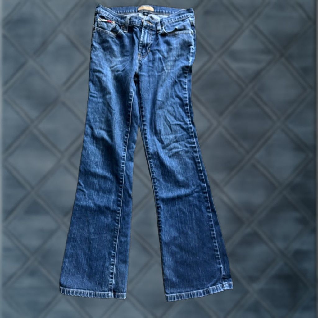 Tommy Hilfiger Vintage Tommy Hilfiger Bootcut Jeans Women Medium Wash Size 5 32In Inseam Size 27" / US 4 / IT 40 - 1 Thumbnail