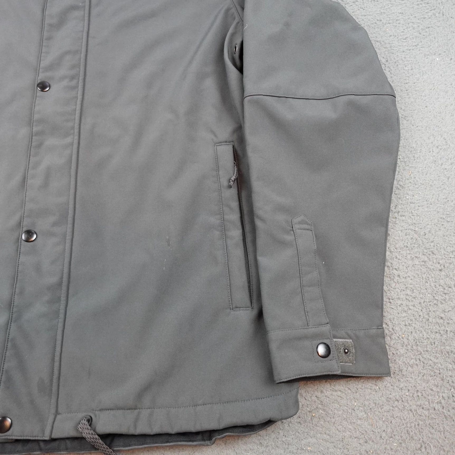 686 686 Jacket Mens Medium Black Windbreaker Snap Front Polyester Solid Skate Snow Size US M / EU 48-50 / 2 - 2 Thumbnail