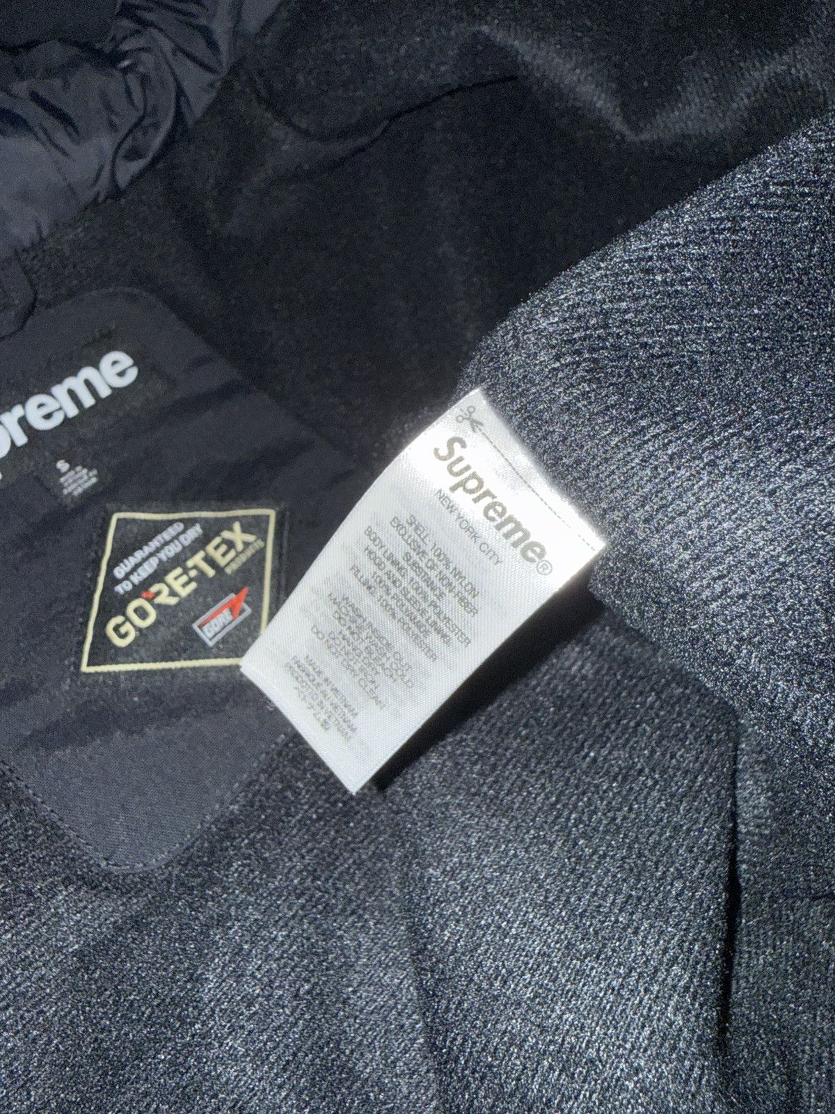 Supreme DS- Supreme Gore Tex Stripe Hooded Jacket - S Size US S / EU 44-46 / 1 - 3 Thumbnail