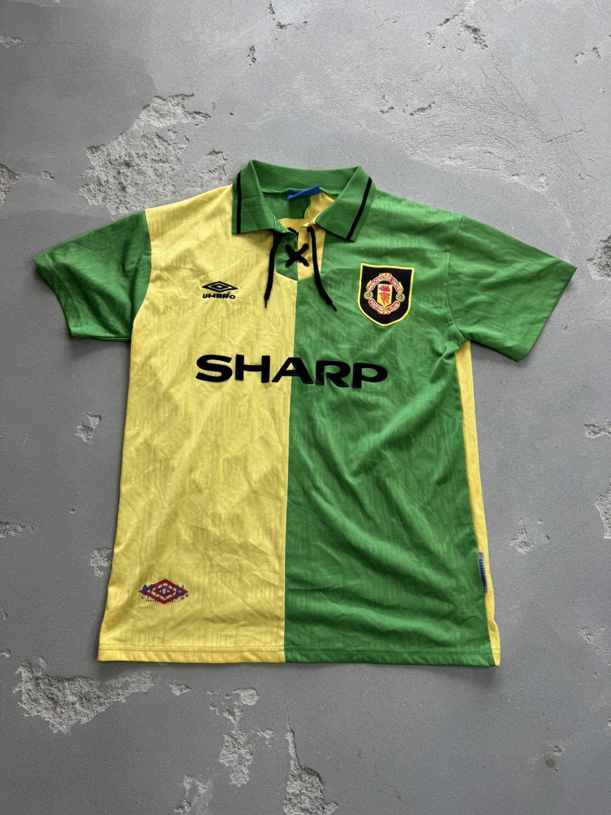 Umbro Manchester United 1992 Third Football Shirt Soccer Jersey Size US S / EU 44-46 / 1 - 1 Thumbnail