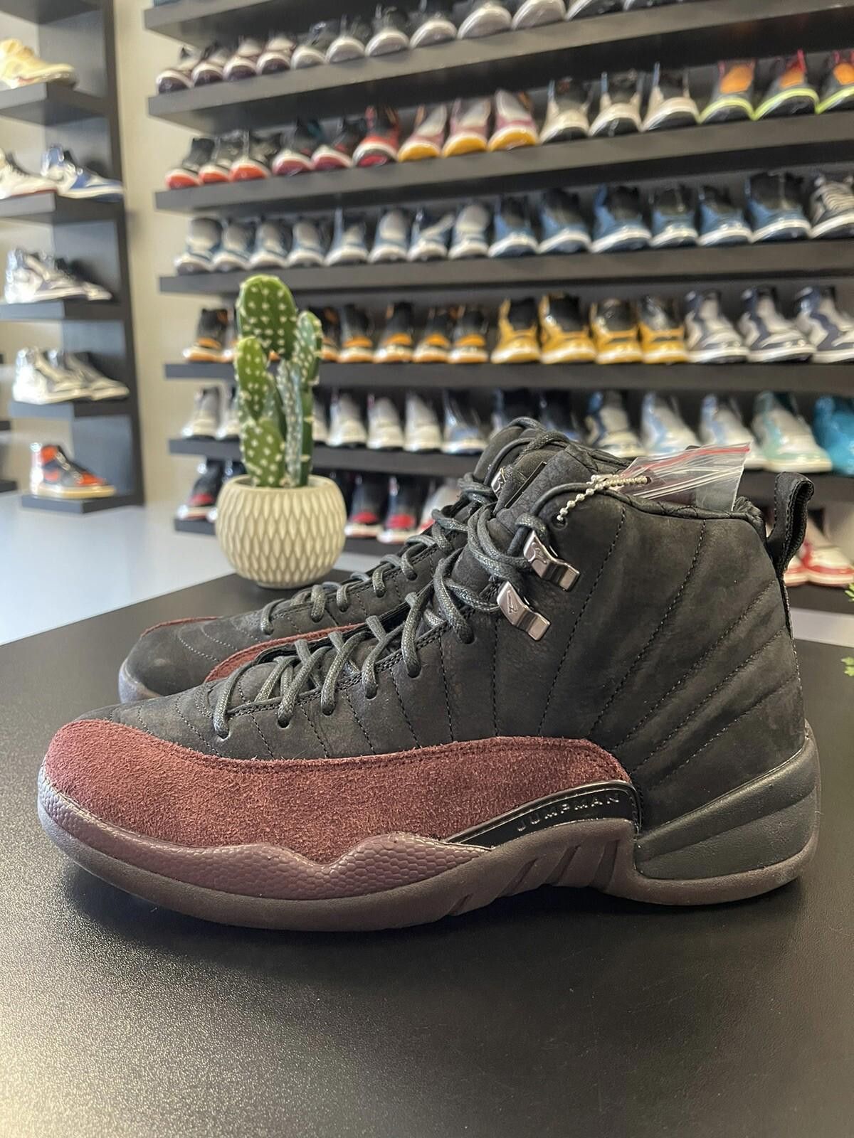 Jordan Brand Jordan 12 Retro A Ma Maniere Black Women 11.5 Women/10 Men Size US 11.5 / EU 44-45 - 1 Thumbnail