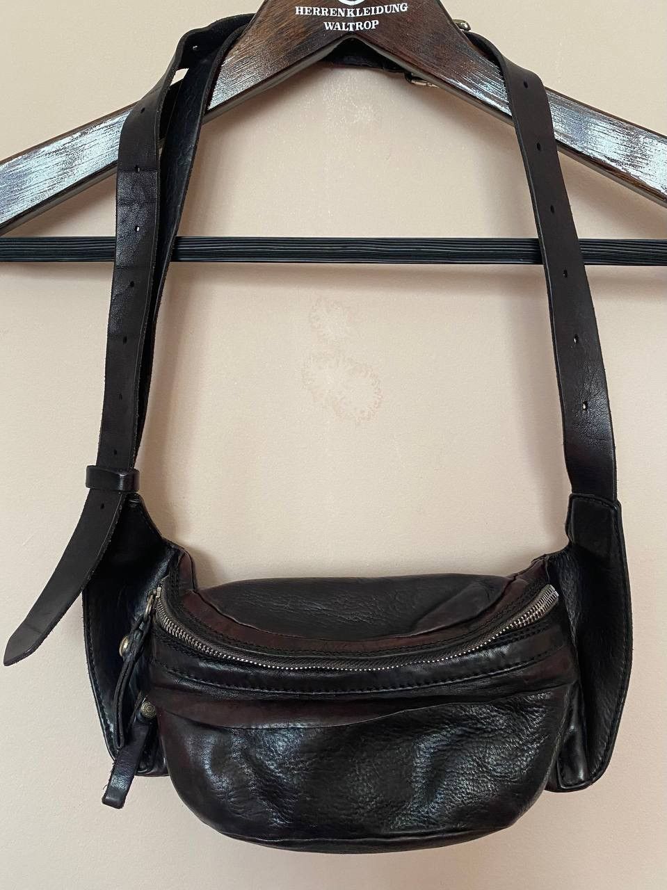 Vintage Campomaggi Sling Crossbody Bag Distressed Leather Easy Size ONE SIZE - 1 Thumbnail