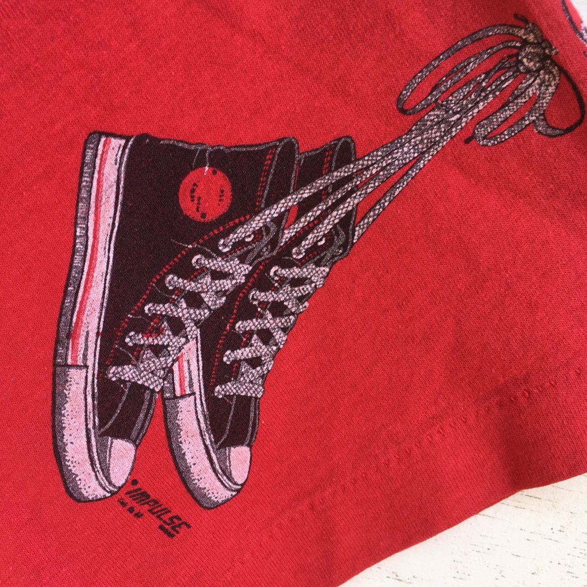 Vintage Vintage Debra 51 Impulse Hanging Shoes Tee Size US L / EU 52-54 / 3 - 23 Thumbnail