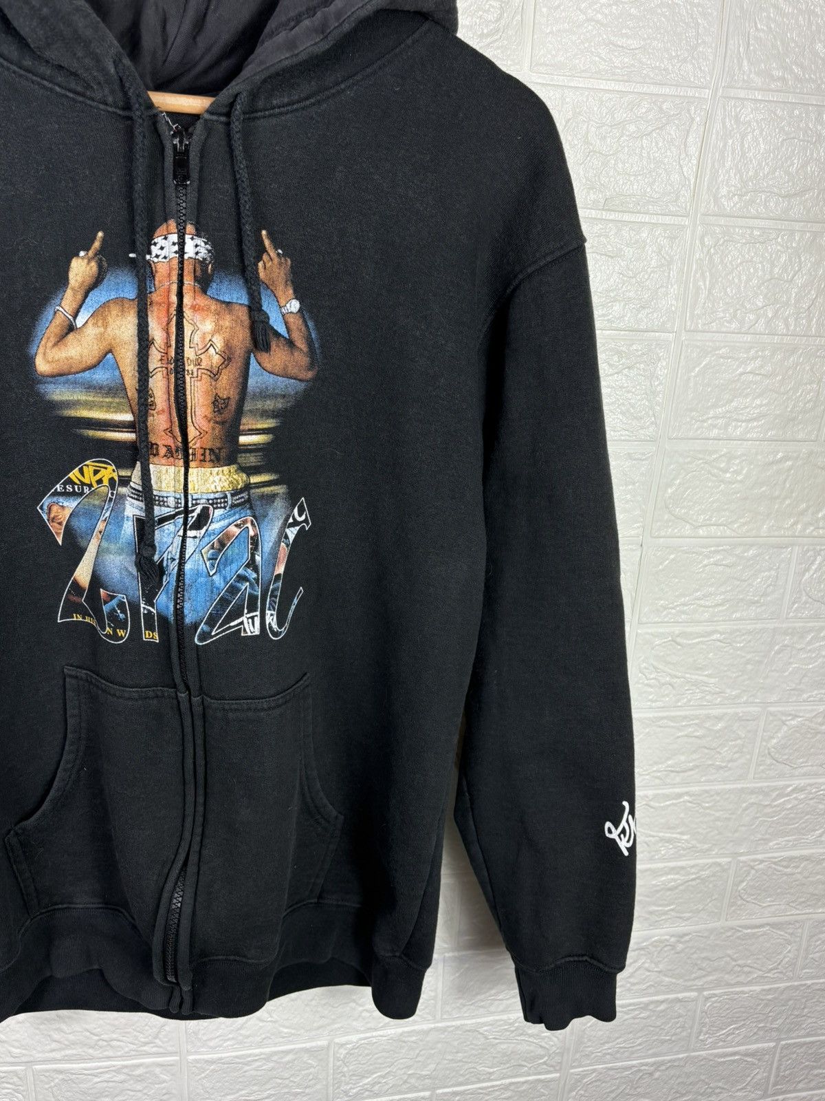 Vintage Vintage Hoodie Tupac 2Pac Size S-M Size US M / EU 48-50 / 2 - 9 Thumbnail