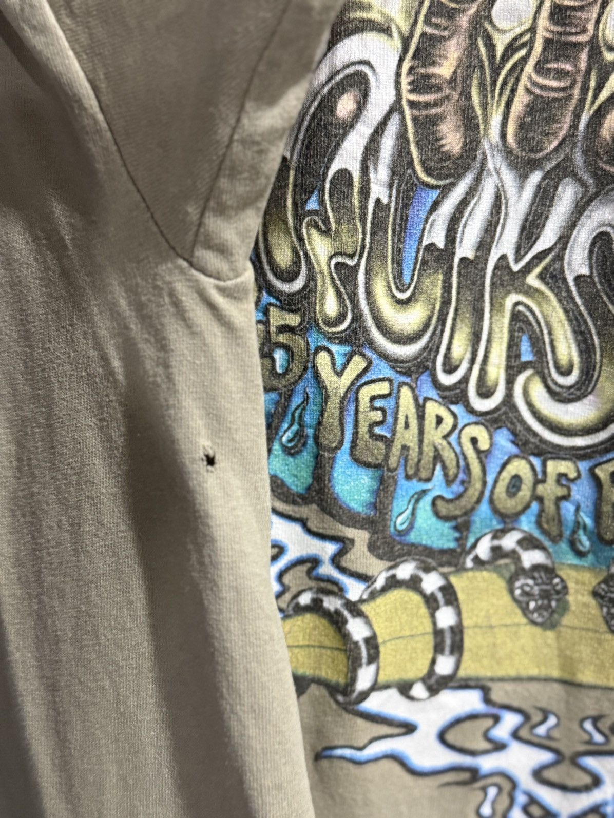 Quiksilver × Vintage Vintage 90s Quiksilver Dragon Flame 25 Years Or Real Surfing Size US L / EU 52-54 / 3 - 7 Thumbnail