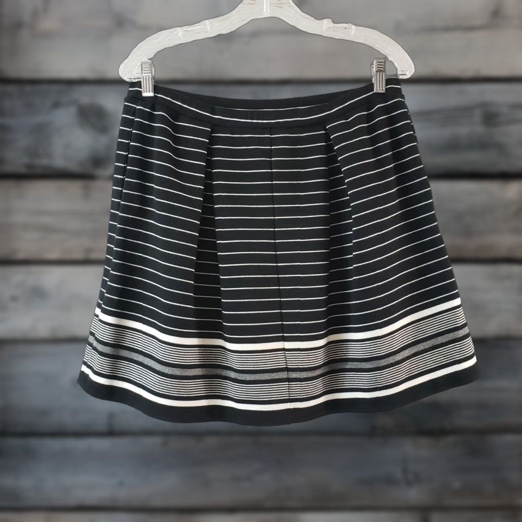 Vintage Max Studio Womens Pleated Skirt L Black White Striped Pull On Skirt Womens Black White Striped Pleated Size L Size 36" / US 14 / IT 50 - 1 Thumbnail