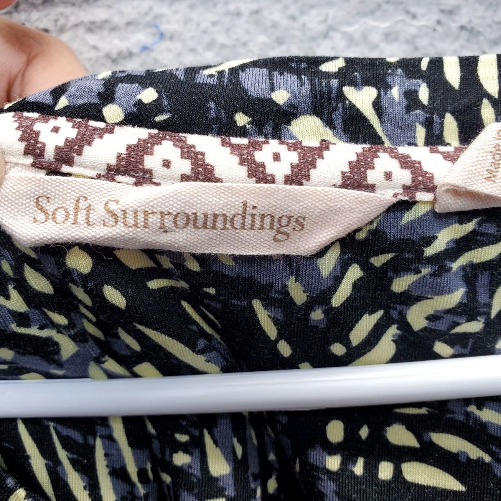 Soft Surroundings Soft Surroundings Blouse Womens M Multicolor Printed Stretch Go Lively Traverse Shirt Womens M Multicolor Geometric 90s? Size M / US 6-8 / IT 42-44 - 6 Thumbnail