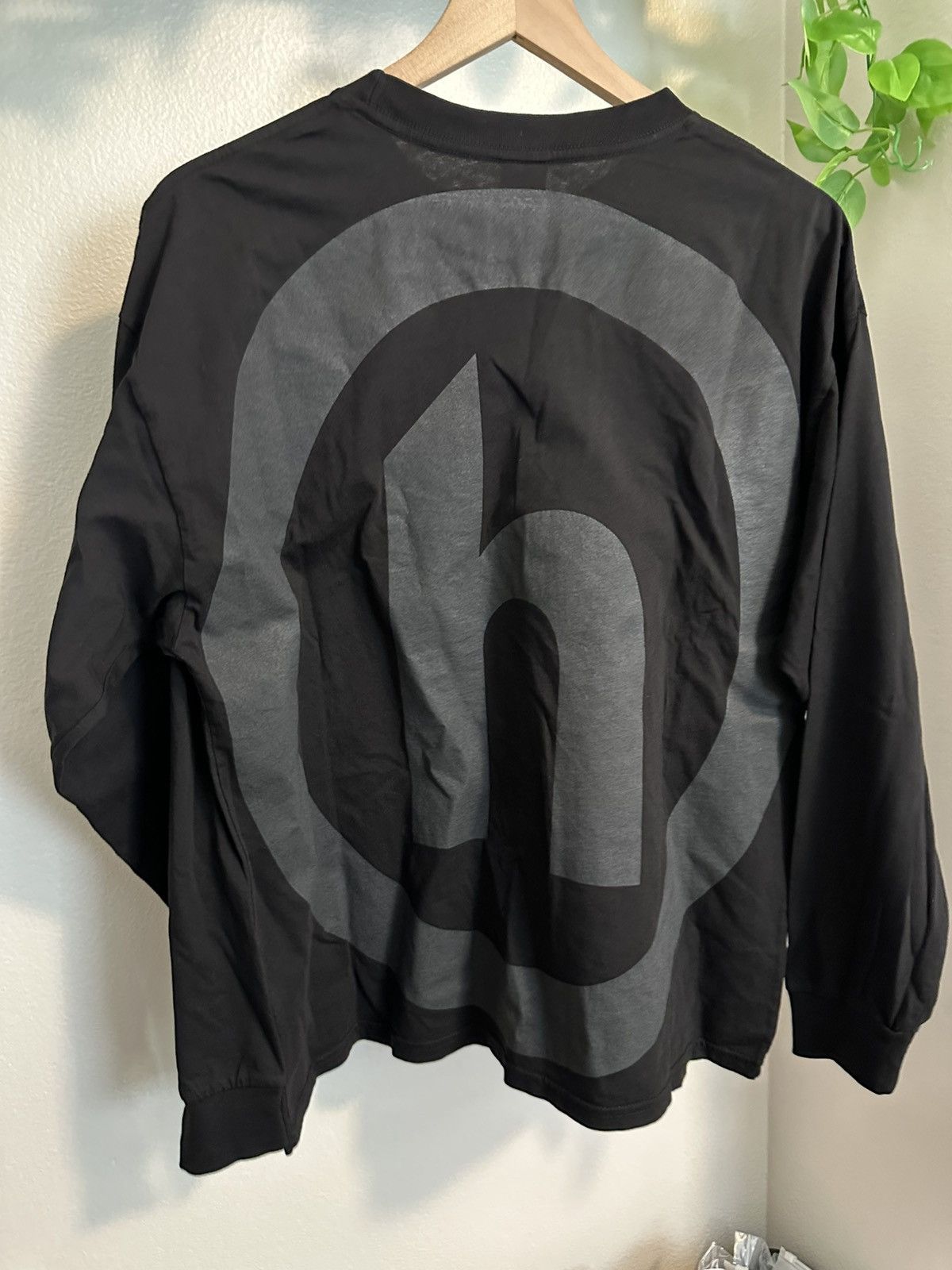 HIDDEN Hidden long sleeve big logo tee. Size US M / EU 48-50 / 2 - 5 Thumbnail