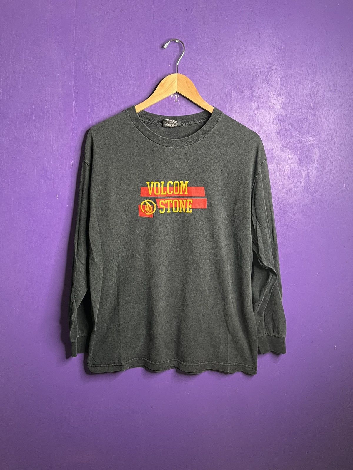 Vintage × Volcom Vintage 90s Volcom stone logo long-sleeve tee Size US L / EU 52-54 / 3 - 1 Thumbnail
