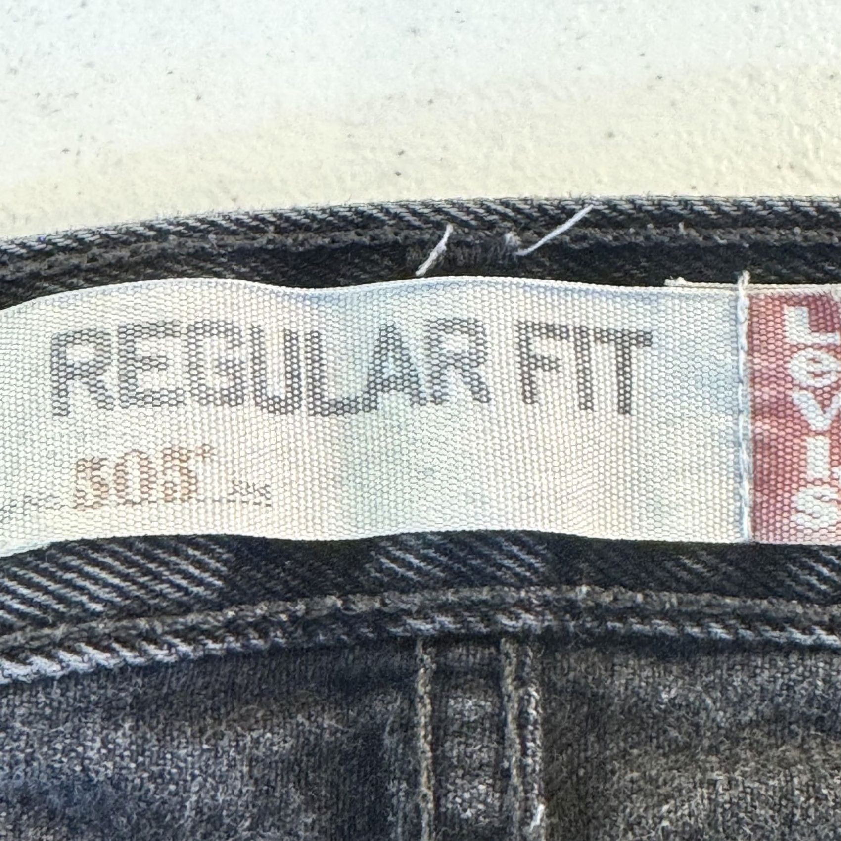 Levi's VINTAGE Levi's 505 Jeans Mens 38x32 Black Regular Straight 100% Cotton Denim Jeans Mens Regular Black 5-Pocket USA Retro Logo Levis 505 Vintage Size US 38 / EU 54 - 6 Thumbnail