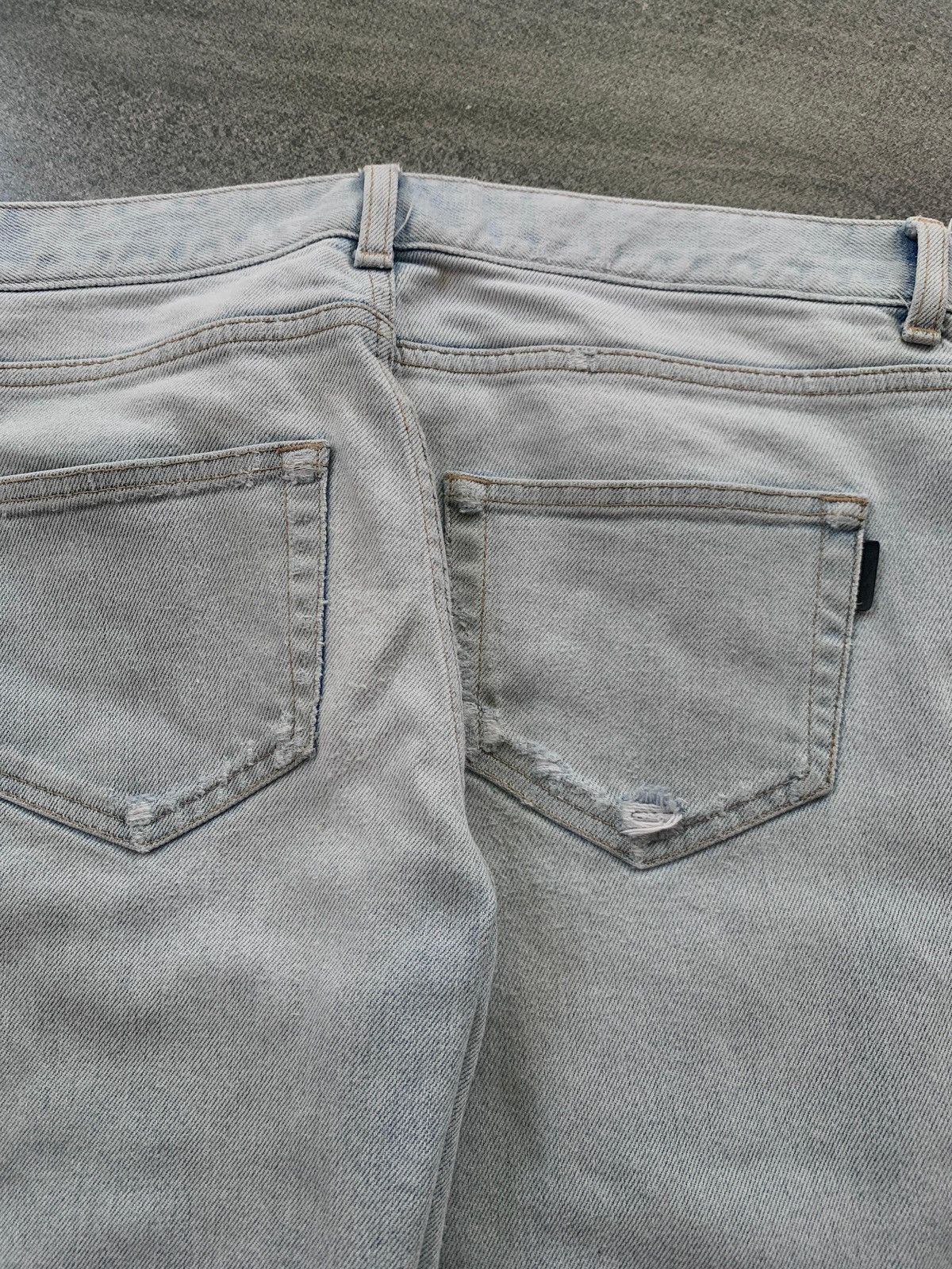 Saint Laurent Paris FREE TAX! D26 Skinny Light Wash Denim Jeans Size US 28 / EU 44 - 8 Thumbnail