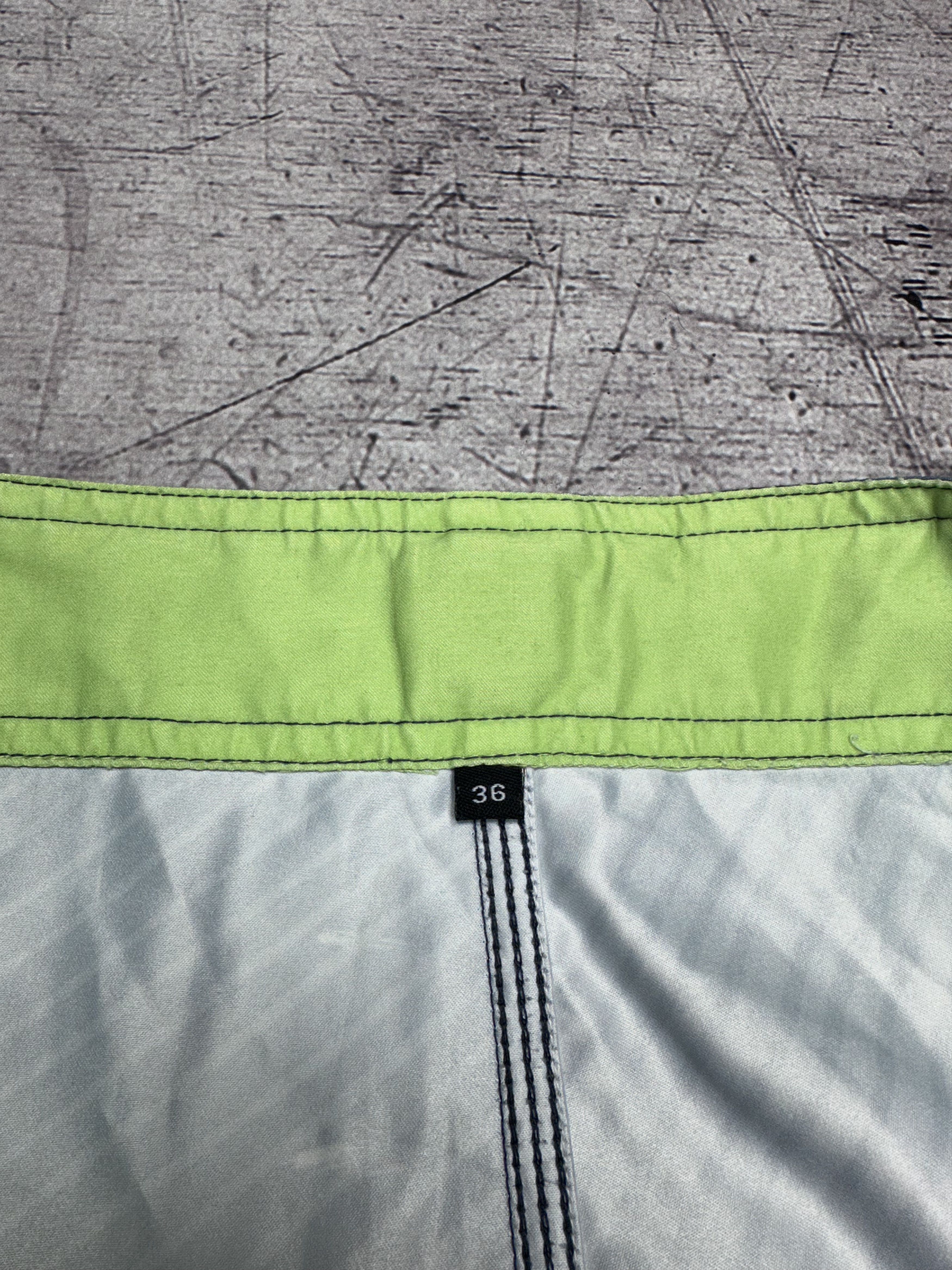 Quiksilver Quiksilver Vintage Mens Surf Style Swimming Shorts Size US 36 / EU 52 - 4 Thumbnail