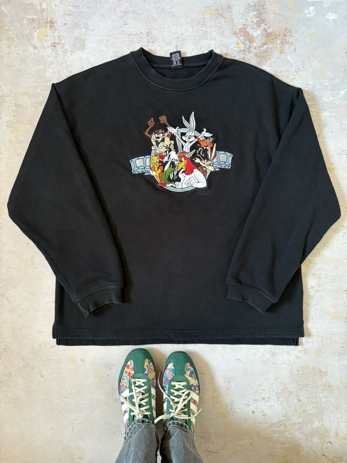Vintage Vintage Warner Bros store sweatshirt Size US XL / EU 56 / 4 - 1 Thumbnail